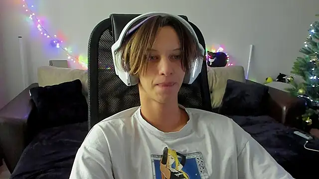 Snapshot of Ostin_meow chatting on 12/03/25, 07:38 Ostin meow online show from 12/03/25, 07:38