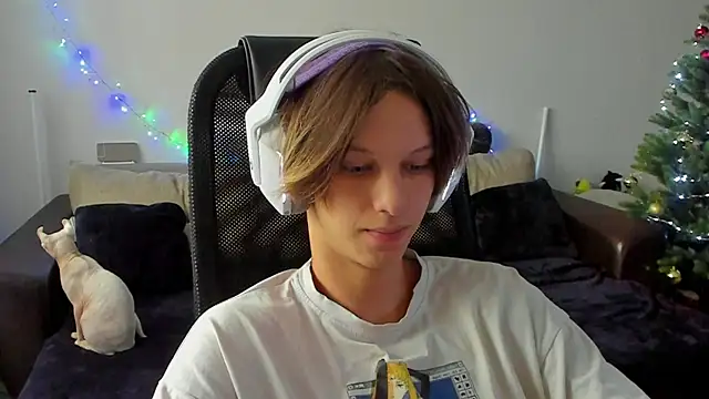 Snapshot of Ostin_meow chatting on 12/05/25, 05:49 Ostin meow online show from 12/05/25, 05:49