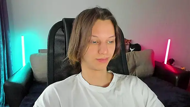 Ostin meow online show from 04/13/26, 12:32