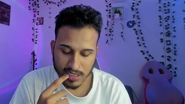 Raf brunette online show from 12/05/24, 08:44