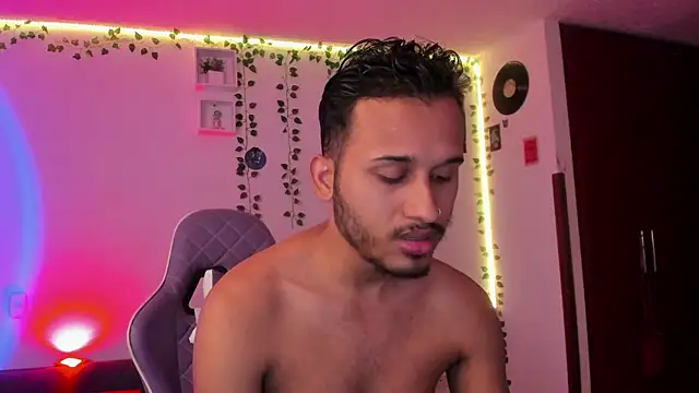 Raf brunette online show from 01/07/25, 09:18