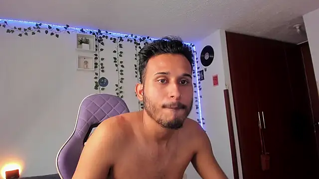 Raf brunette online show from 01/12/25, 01:05