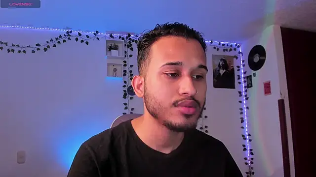 Raf brunette online show from 02/25/25, 12:03