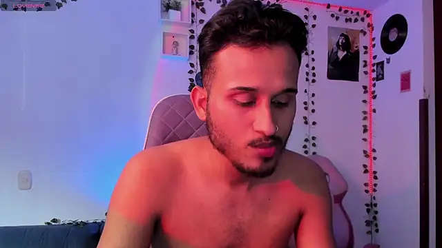 Raf brunette online show from 02/28/25, 12:20