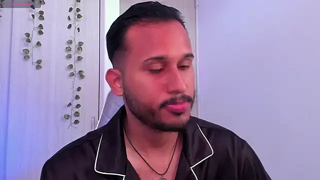 Raf brunette online show from 12/19/25, 01:51