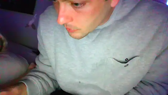 Snapshot of rickyslick123 chatting on 12/15/24, 01:32 rickyslick123 online show from 12/15/24, 01:32