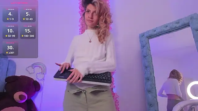 Snapshot of summer_sweet_ chatting on 12/06/24, 10:38 summer sweet online show from 12/06/24, 10:38