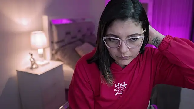 Snapshot of Camilaa_bueno chatting on 12/12/24, 05:52 Camilaa bueno online show from 12/12/24, 05:52