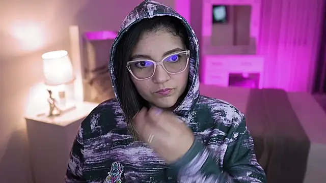 Snapshot of Camilaa_bueno chatting on 12/12/24, 11:25 Camilaa bueno online show from 12/12/24, 11:25