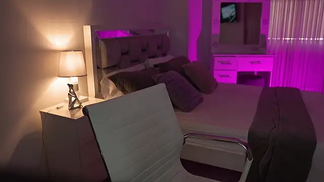 Snapshot of Camilaa_bueno chatting on 12/19/24, 09:28 Camilaa bueno online show from 12/19/24, 09:28