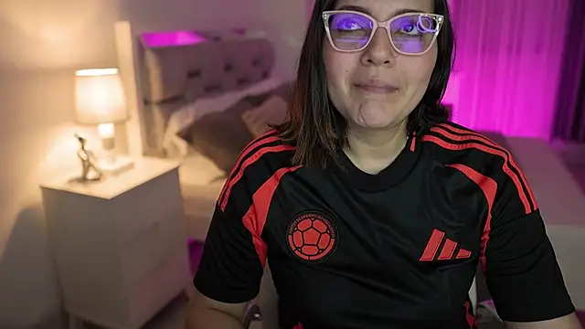 Snapshot of Camilaa_bueno chatting on 12/22/24, 12:07 Camilaa bueno online show from 12/22/24, 12:07