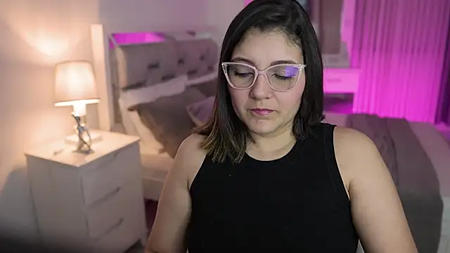 Snapshot of Camilaa_bueno chatting on 01/16/25, 01:58 Camilaa bueno online show from 01/16/25, 01:58