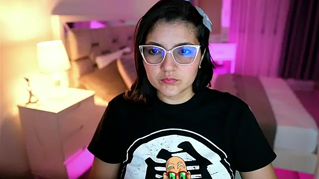 Snapshot of Camilaa_bueno chatting on 03/16/25, 12:01 Camilaa bueno online show from 03/16/25, 12:01