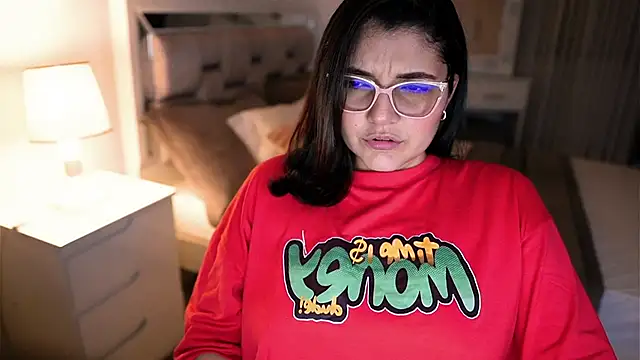 Snapshot of Camilaa_bueno chatting on 10/08/25, 03:37 Camilaa bueno online show from 10/08/25, 03:37