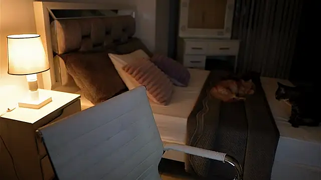 Snapshot of Camilaa_bueno chatting on 11/18/25, 11:37 Camilaa bueno online show from 11/18/25, 11:37