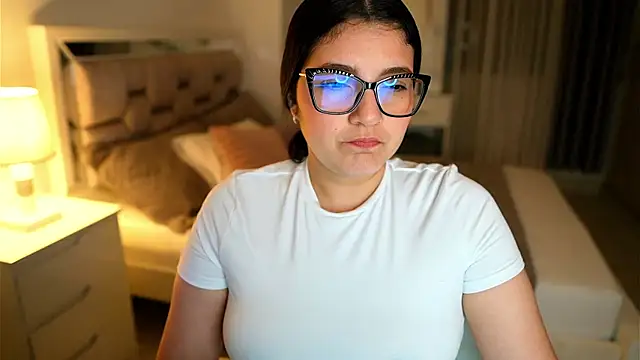 Camilaa bueno online show from 12/20/25, 11:23