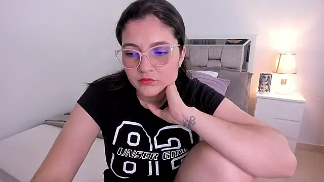Camilaa bueno online show from 03/21/26, 11:30