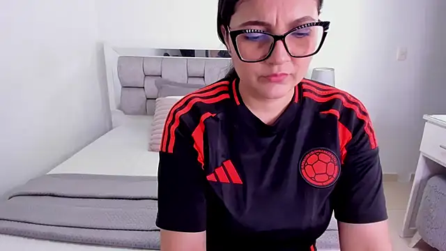 Camilaa bueno online show from 06/29/26, 12:17
