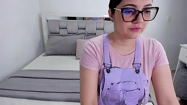 Camilaa bueno online show from 07/13/26, 11:18
