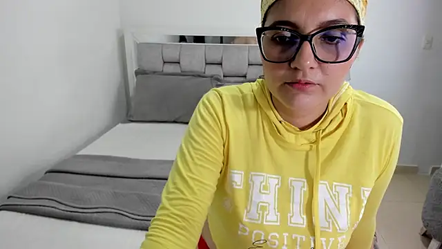Camilaa bueno online show from 07/17/26, 12:17