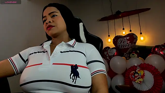 Any topless online show from 02/14/25, 12:36