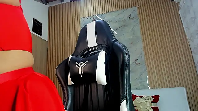 Any topless online show from 01/15/26, 11:04