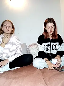 ella grays online show from 10/05/25, 03:54