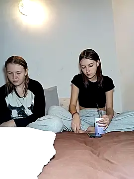 ella grays online show from 10/12/25, 06:40