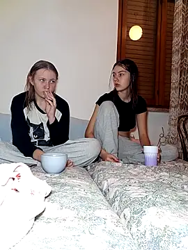 ella grays online show from 10/14/25, 06:42