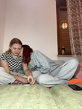 ella grays online show from 10/15/25, 06:19