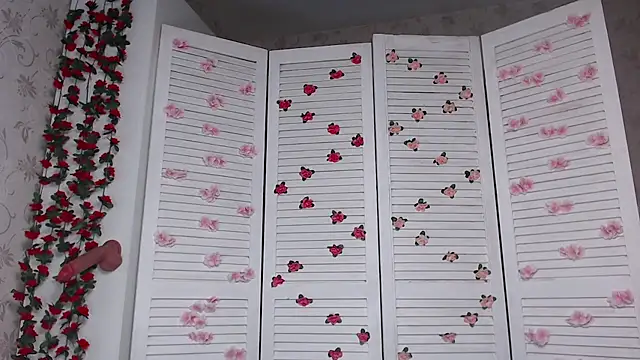 sofiaa here online show from 11/25/25, 12:10