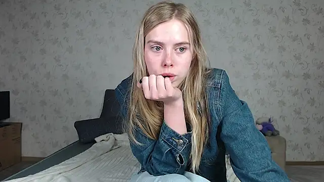 sofiaa here online show from 05/21/26, 11:56