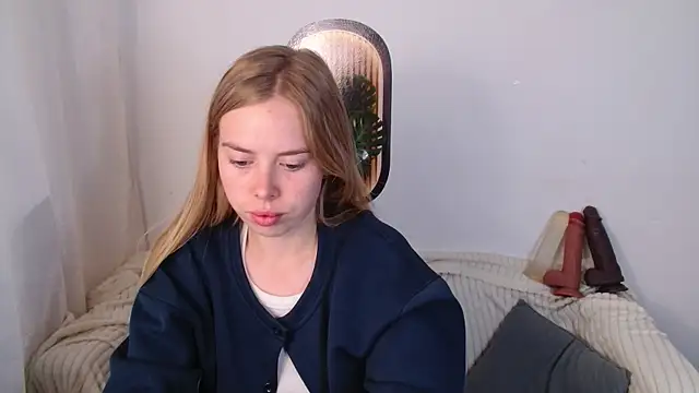 Snapshot of sofiaa_here chatting on 06/10/26, 11:57 sofiaa here online show from 06/10/26, 11:57
