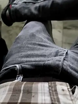 Snapshot of faaseel chatting on 02/20/25, 09:44 faaseel online show from 02/20/25, 09:44