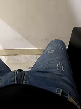 Snapshot of faaseel chatting on 11/03/25, 11:11 faaseel online show from 11/03/25, 11:11