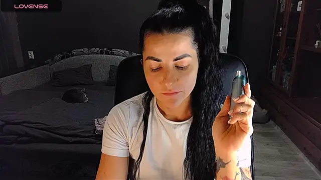 Snapshot of Aria_Dl chatting on 12/05/25, 04:03 Aria Dl online show from 12/05/25, 04:03