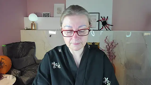 AlexandraKind online show from 10/29/25, 01:35