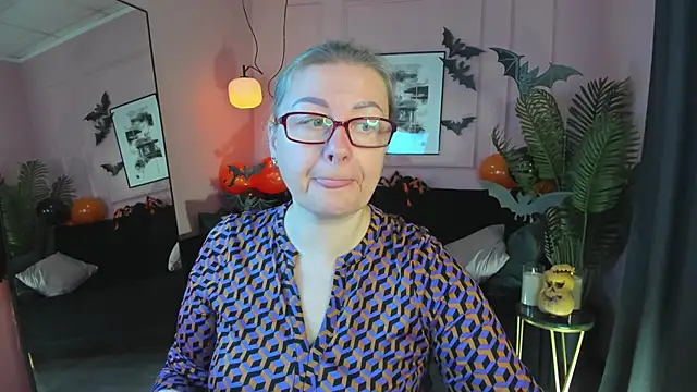 AlexandraKind online show from 11/02/25, 01:35