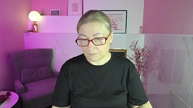 AlexandraKind online show from 11/07/25, 08:31