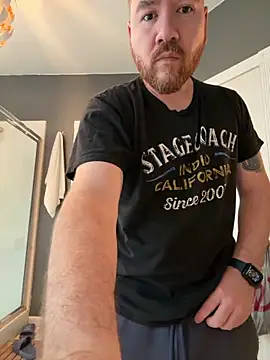 Snapshot of Bluemage710 chatting on 12/18/25, 06:25 Bluemage710 online show from 12/18/25, 06:25