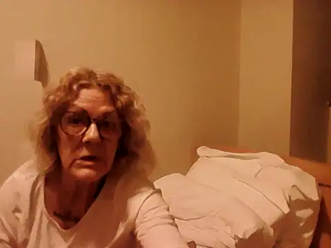 housewife shantie online show from 03/05/26, 07:10