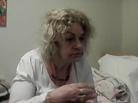 housewife shantie online show from 03/08/26, 07:12