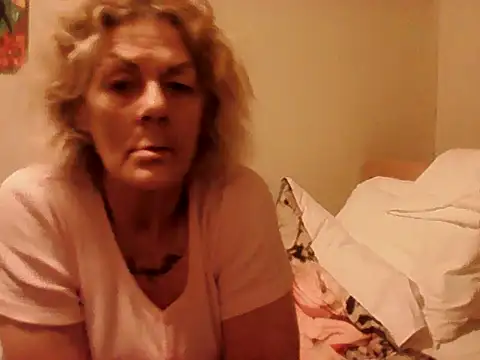 housewife shantie online show from 04/08/26, 02:11