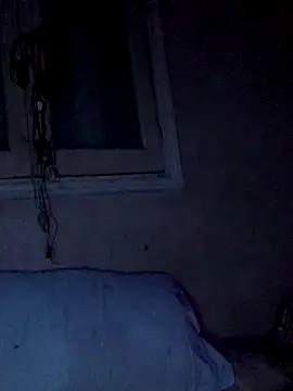 Snapshot of LOOLOOO123123 chatting on 12/20/25, 01:45 LOOLOOO123123 online show from 12/20/25, 01:45