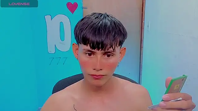 Snapshot of tanjiro_cute chatting on 04/21/26, 02:37 tanjiro cute online show from 04/21/26, 02:37