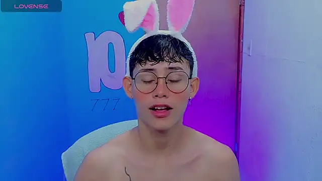 Snapshot of tanjiro_cute chatting on 05/10/26, 07:30 tanjiro cute online show from 05/10/26, 07:30