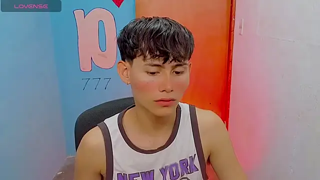 Snapshot of tanjiro_cute chatting on 05/15/26, 04:52 tanjiro cute online show from 05/15/26, 04:52
