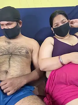 Snapshot of vinky05 chatting on 09/13/25, 03:45 vinky05 online show from 09/13/25, 03:45