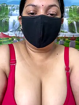 Snapshot of vinky05 chatting on 09/20/25, 03:35 vinky05 online show from 09/20/25, 03:35