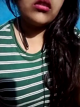 Love-Veronica online show from 04/20/26, 05:37